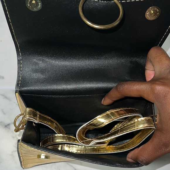 Gold Crocodile-Embossed Crossbody Bag - Picture 2 of 4